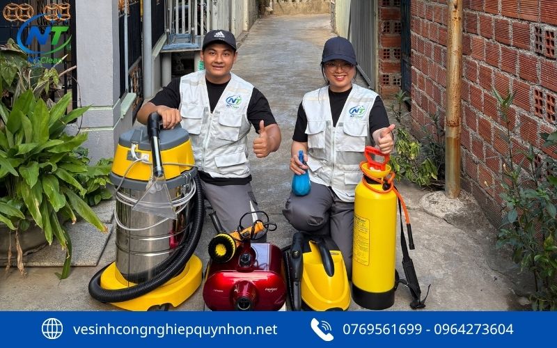 Nhân viên NTClean vệ sinh nhà xưởng tại Quy Nhơn